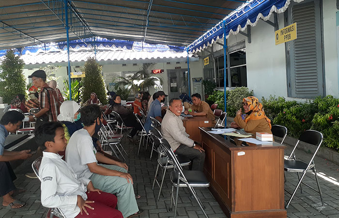 Suasana Posko Informasi PPDB Kota Jogja yang berada di halaman Dindikpora Kota Jogja.