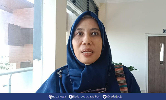 SOSOK : Kepala Kelompok Data Staklim BMKG DIJ Etik Setyaningrum saat ditemui di Komplek Pemkab Sleman, Senin (12/6).