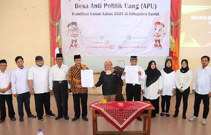 KOMITMEN: Suasana deklarasi Desa Anti Politik Uang di Kalurahan Argodadi, Sedayu Minggu (11/5/2023).