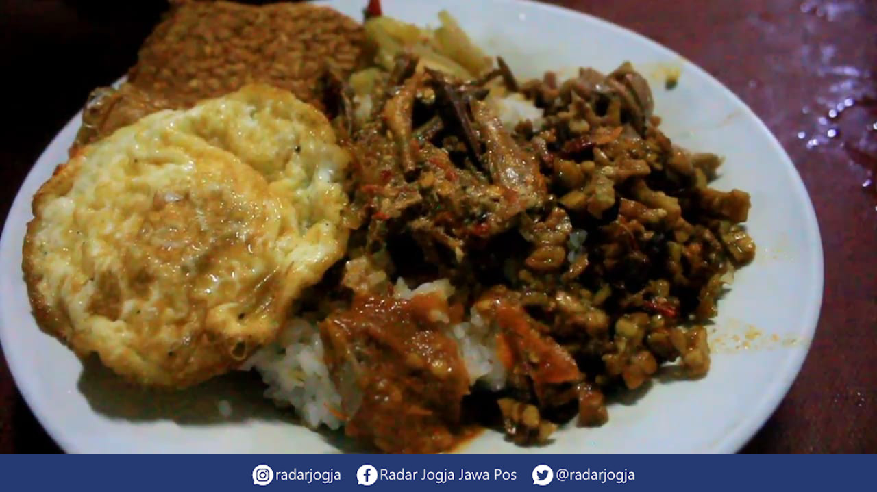 SEDAP : Seporsi Nasi Teri Gejayan Pak Dul dibanderol mulai dari Rp 10 ribu perporsi