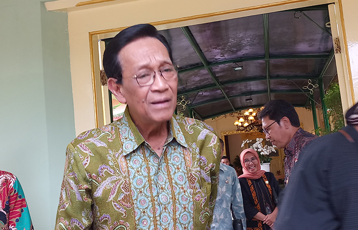 Gubernur DIJ Hamengku Buwono (HB) X menanggapi rencana pemerintah pusat mengubah status pandemi menjadi endemi Covid-19.