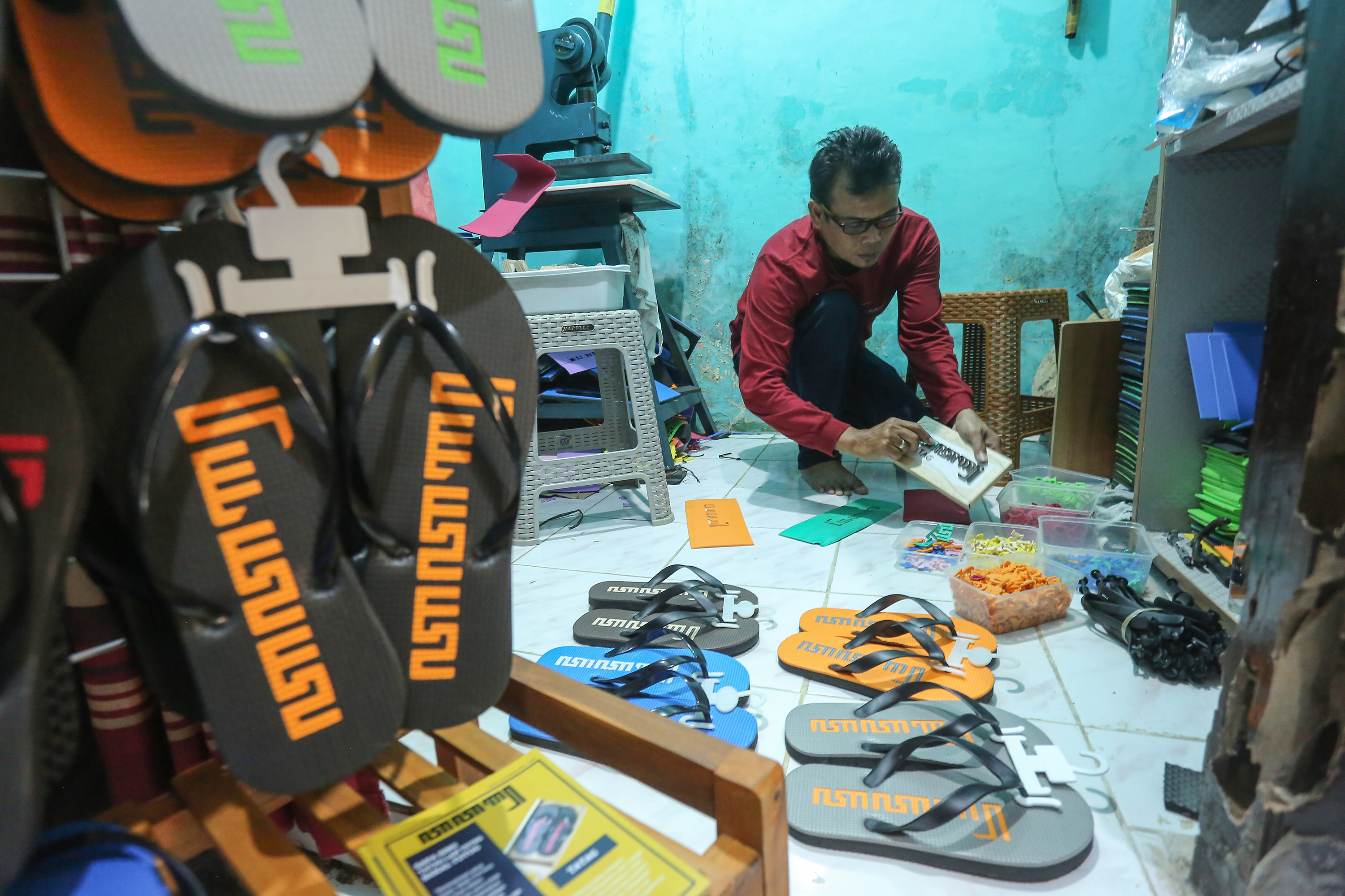 Awalnya Fitri membuat merek bernama Sandalwudhu.net pada 2020. Merek tersebut secara peruntukan lebih banyak sebagai media untuk charity ke beberapa tempat seperti musholla dan masjid.