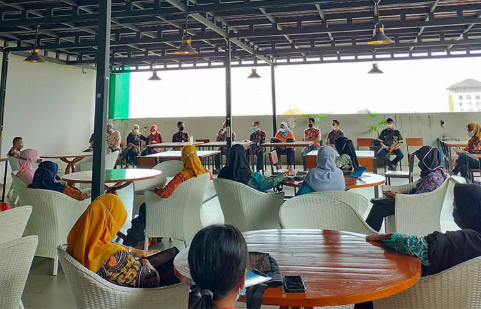 KOORDINASI: Sekda Kota Jogja Aman Aman Yuriadijaya saat perencanaan Pasar Prawirotaman menjadi pilot project pengelolaan sampah organik di Jogja beberapa waktu lalu.&nbsp;