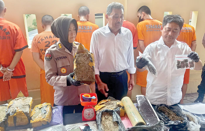 TERUNGKAP: Polda DIJ berhasil mengungkap dua jaringan pengedar ganja lintas Provinsi Jogja-Medan. Enam pengedar dibekuk dengan total barang bukti sekitar 16 kilogram.