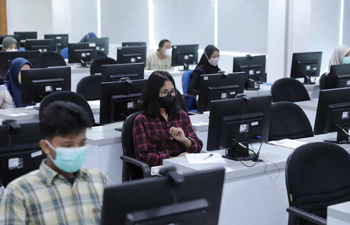 Penerimaan mahasiswa jalur ujian tulis berbasis komputer (UTBK)