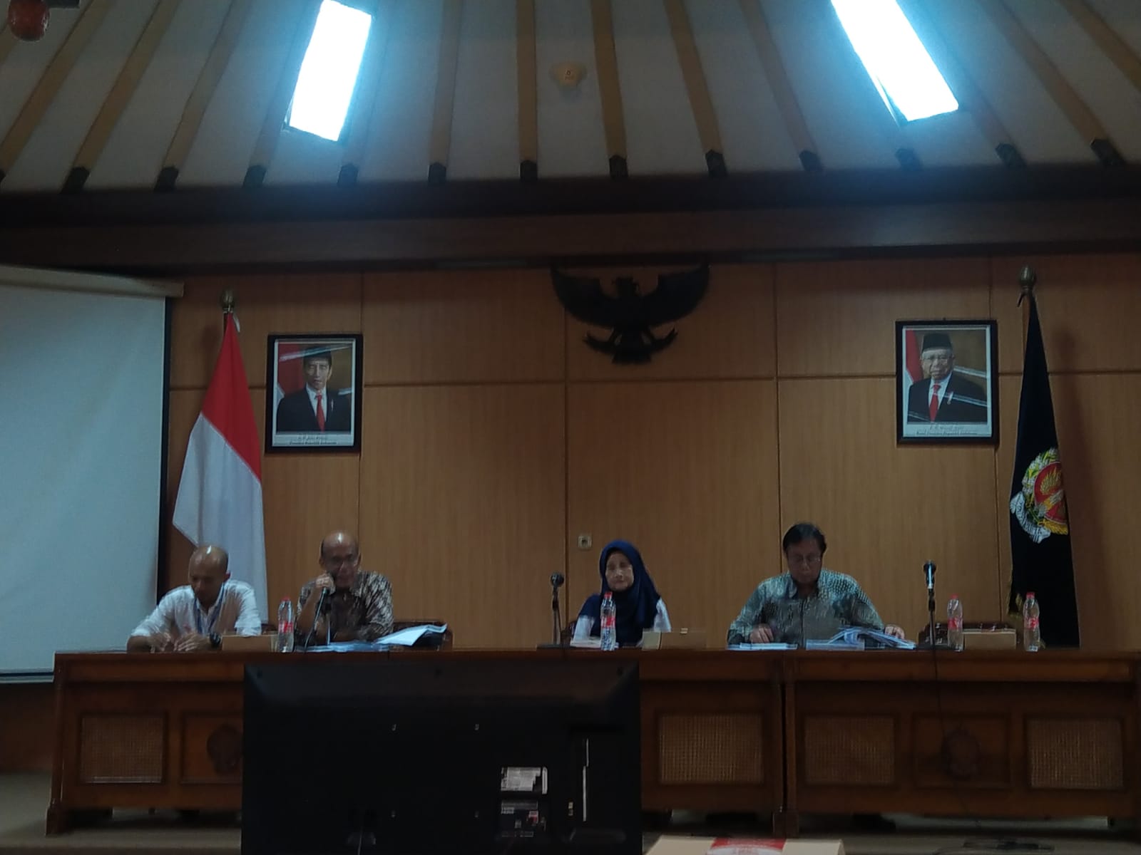 MENDUNIA: Konferensi Pers Ajang&nbsp;Jogja International Batik Biennale (JIBB) di&nbsp;di Unit IX Kompleks Kepatihan Rabu (21/6), (Winda Atika Ira P/Radar Jogja)