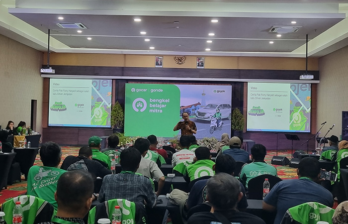 FOKUS: Para driver Gojek di wilayah DIJ yang mengikuti program Bengkel Belajar Mitra (BBM) mengenai peningkatan mutu kualitas layanan dan juga pelatihan antikekerasan seksual Kamis (22/6/23).
