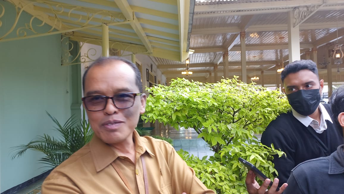 TEGAS: Sekprov DIJ Beny Suharsono di Kompleks Kepatihan Senin (26/6). (Winda Atika Ira P/Radar Jogja)  &nbsp;