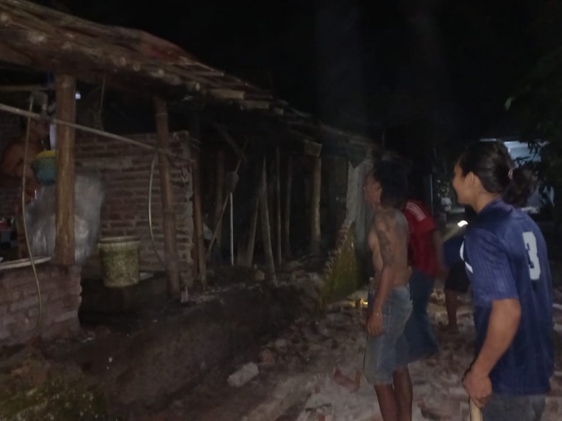 RUSAK: Rumah warga Kebumen rusak pasca terjadi gempa 6,6 magnitudo yang berpusat di Bantul, Jogja. (Istimewa)