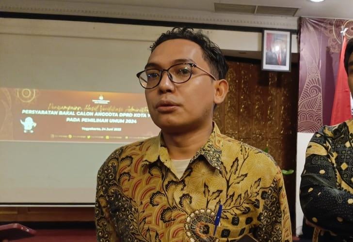 MUDA: Komisioner Divisi Teknis Penyelenggaraan KPU Kota Jogja Erizal. (Wulan Yanuarwati/Radar Jogja)