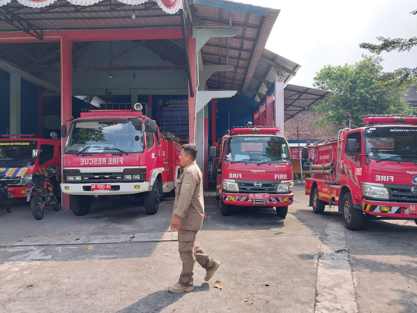 PRIORITAS: Kendaraan damkar Pemkot Jogja diharapkan seluruhnya terpasang priority vehicle untuk minimalisasi korban jiwa. (Wulan Yanuarwati/Radar Jogja)