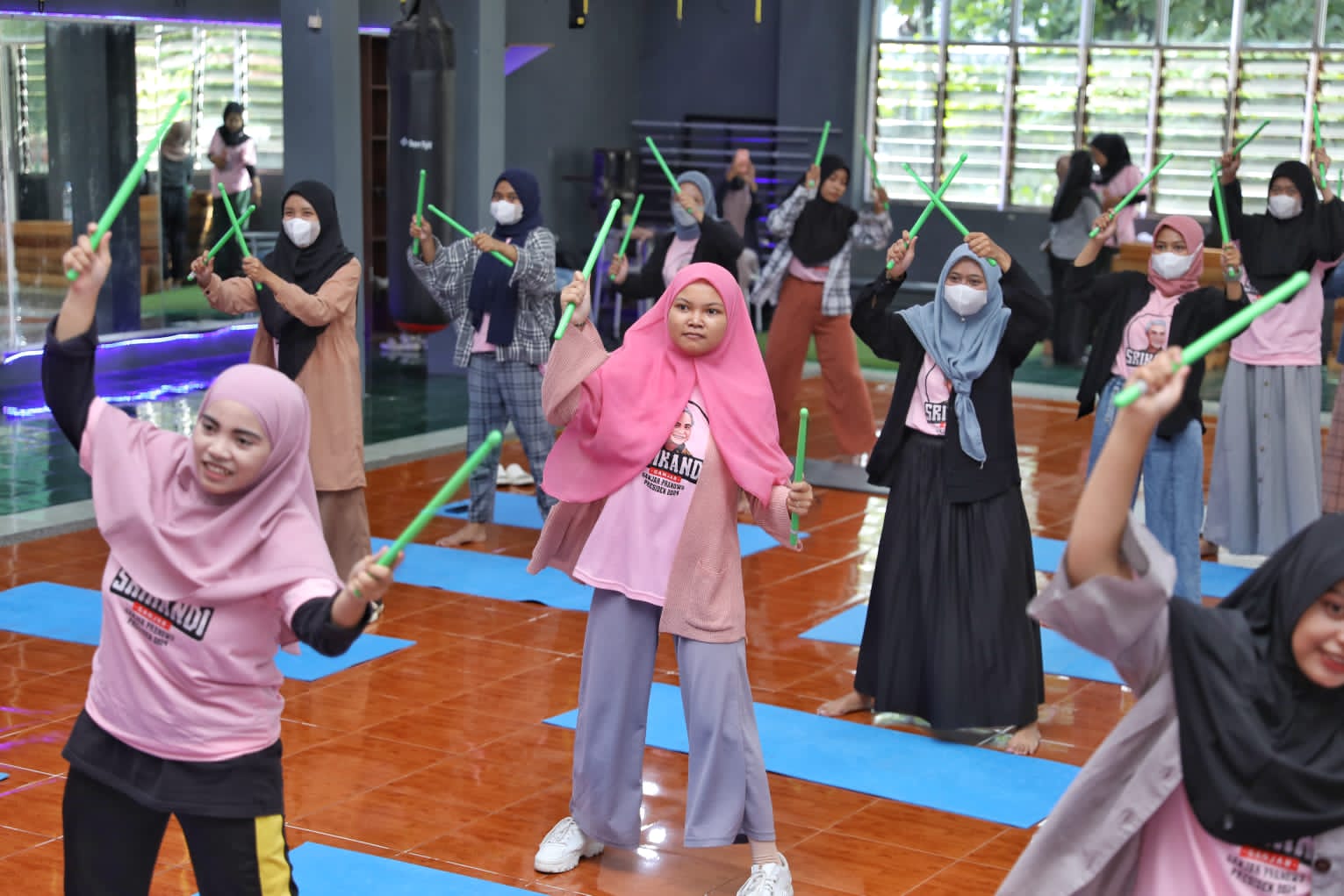 BUGAR: Srikandi Ganjar DIY menggelar pelatihan olahraga pound fit di DM Fitness & Sanggar Senam, Kelurahan Muja Muju, Kecamatan Umbulharjo, Kota Yogyakarta, DIY. (Istimewa)