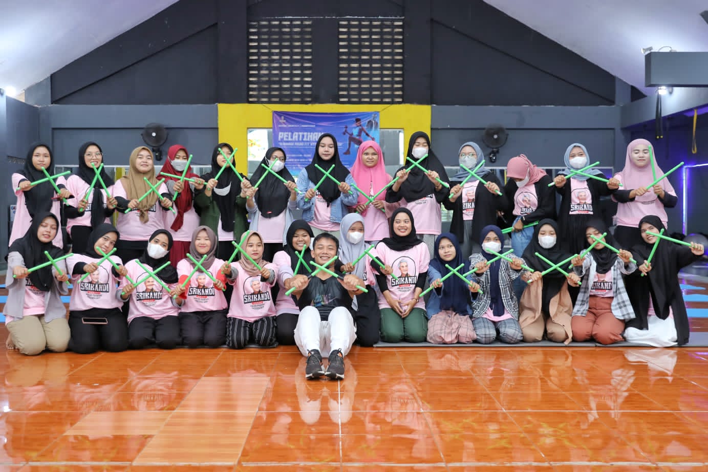 BUGAR: Srikandi Ganjar DIY menggelar pelatihan olahraga pound fit di DM Fitness & Sanggar Senam, Kelurahan Muja Muju, Kecamatan Umbulharjo, Kota Yogyakarta, DIY. (Istimewa)