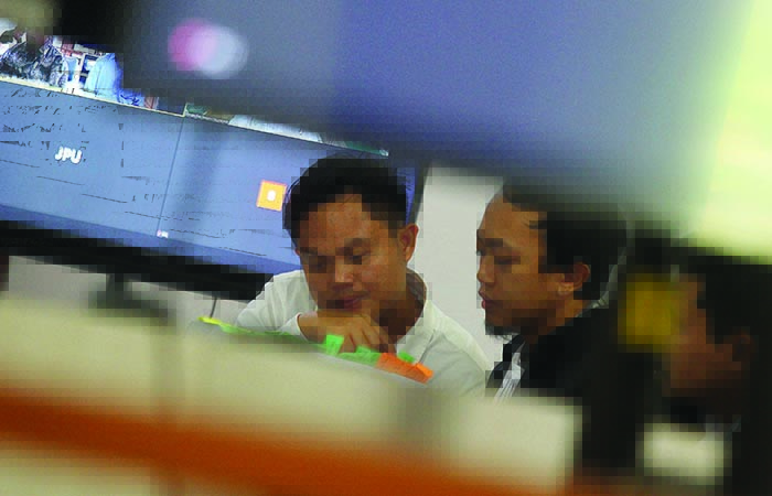 SIDANG: Direktur PT Deztama Putri Sentosa Robinson Saalino menjalani sidang kasus mafia tanah kas desa (TKD), di Pengadilan Tipikor Kota Jogjakarta, kemarin (10/7).