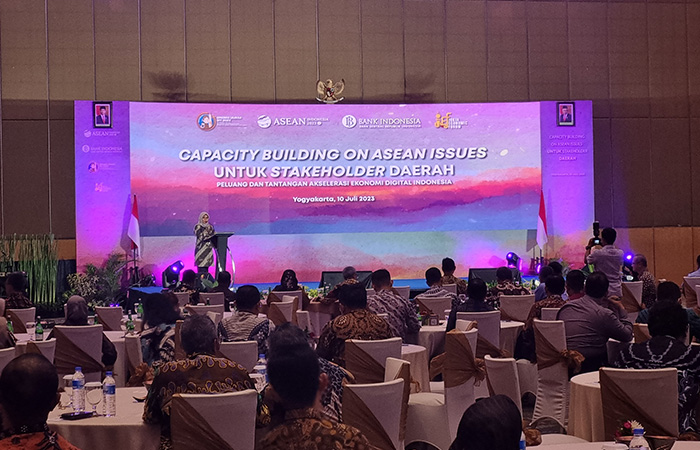 FOKUS: Para peserta yang mengikuti agenda Capacity Building on Asean Issues yang mengusung tema Peluang dan Tantangan Akselerasi Ekonomi Digital Indonesia dari kantor perwakilan Bank Indonesia (BI)