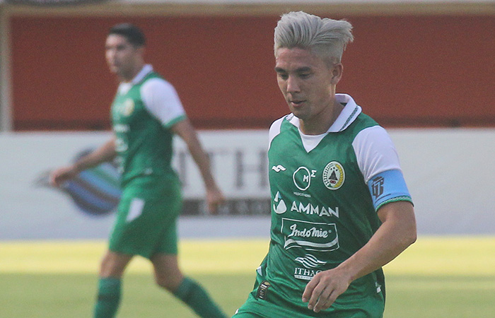 ADU GENGSI: Kapten PSS Sleman Kim Jeffrey Kurniawan akan memimpin timnya dalam laga di Stadion Demang Lehman, Banjar Baru, sore ini.