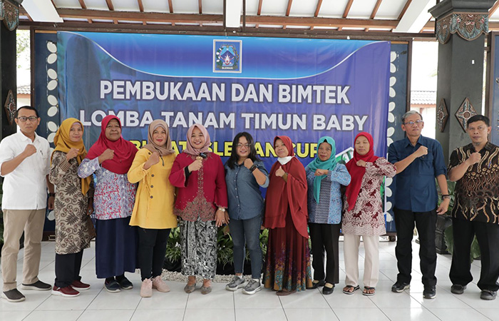 RESMI DIBUKA: Pemkab Sleman menggelar lomba antar-KWT untuk pembudidayaan timun baby Minggu (16/7/23).