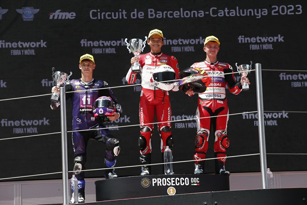 PODIUM PERTAMA: Pebalap Astra Honda Racing Team (AHRT) Fadillah Arbi Aditama menjuarai FIM JuniorGP di Circuit de Barcelona-Catalunya, Spanyol, Minggu (16/7/2023). (Dok AHRT)