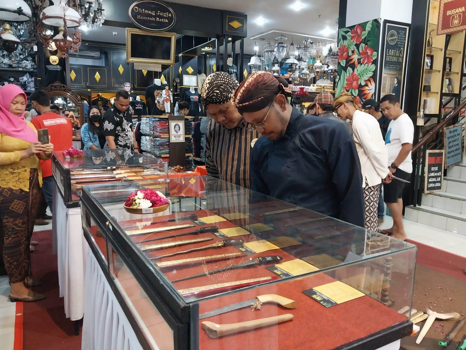 BUDAYA: Pameran keris milik seniman dan budayawan dipamerkan di Hamzah Batik, Kawasan Malioboro Jogjakarta. (Wulan Yanuarwati/Radar Jogja)