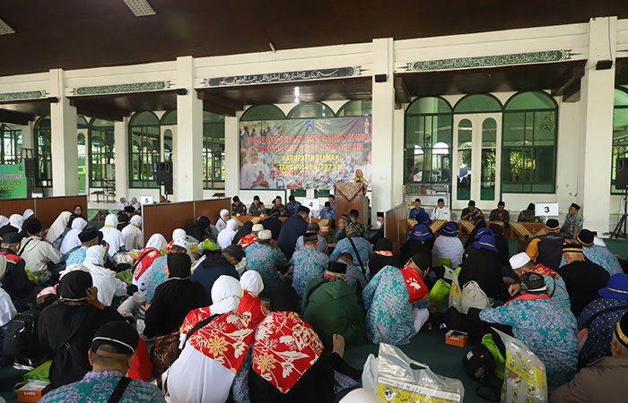 SAMBUT : Suasana kepulangan jamaah haji asal Sleman.