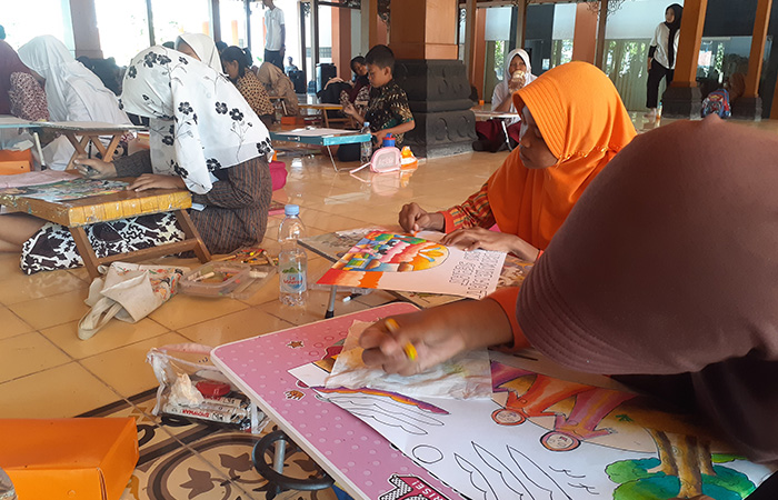 EKSPRESI: Kegiatan lomba menggambar tingkat SD se-Dij yang digelar di Akademi Komunitas Negeri Seni dan Budaya Jogjakarta, Kamis (20/7/23).