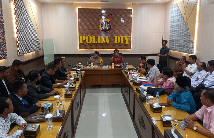 Suasana pertemuan antara Wakapolda DIJ dengan korban pembeli Apartemen Malioboro City.