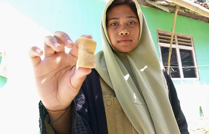 TELATEN: Proses pengeringan jenang sabun yang menjadi makanan khas warga Desa Munggu, Kecamatan Petanahan.