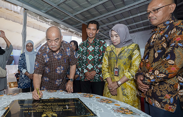 PEDULI BUDAYA: Pemprov DIJ menyerahkan seperangkat gamelan perunggu Laras Pelog Slendro Gagrak Jogjakarta sebanyak 48 item kepada Kempalan Keluarga Jogja (Kejogja) Kalimantan Selatan.
