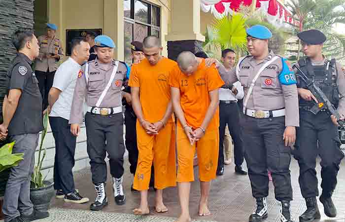 DITANGKAP: Dua pelaku tindak pidana pencurian dengan pemberatan (curat) di minimarket daerah Tempuran, berhasil dibekuk Polresta Magelang.