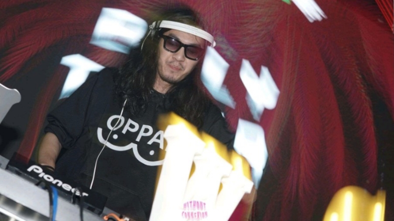 TENAR: Billy Taner tampil di acara musik "Summer Fling: One Night Wish Love Lokasi di Havel Bistro & Driving Range, Jumar (96). (Istimewa)