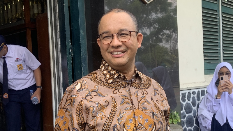 MENYAPA: Anies Baswedan di SMPN 5 Jogja. (Wulan Yanuarwati/Radar Jogja)