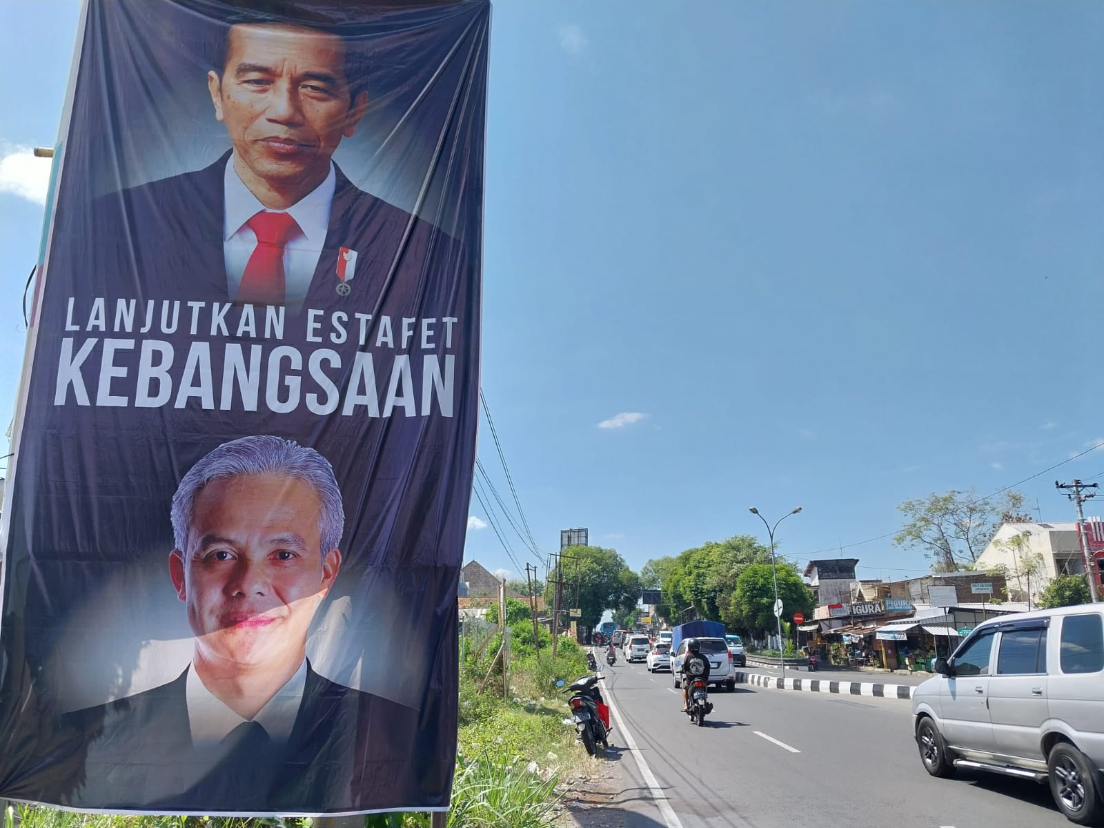 MOMENTUM: Spanduk di Jalan Kusumanegara Jogja, Kamis (27/7/2023). (Wulan Yanuarwati/Radar Jogja)