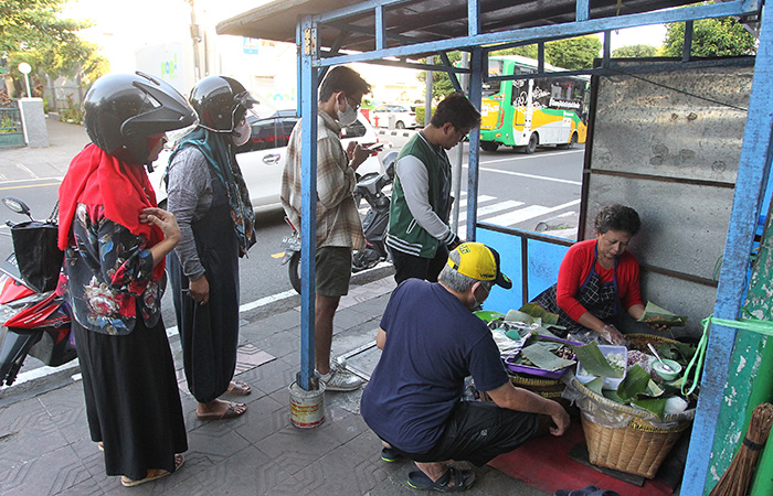 Roti putu jenisnya ada dua, basah dan kering.