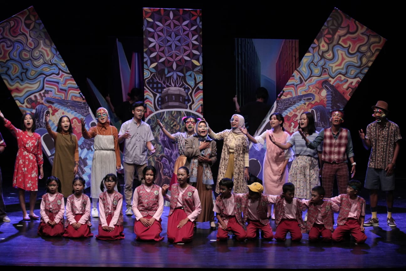 BAKAT: Siswa SDN 1 Klenggotan, Piyungan, Bantul, bermain teater bersama Pondok Kali Opak Bantul dalam Festival Teater antar kapanewon Se-Bantul, di Gedung Teater ISI Jogjakarta. (Dok Pondok Kali Opak)