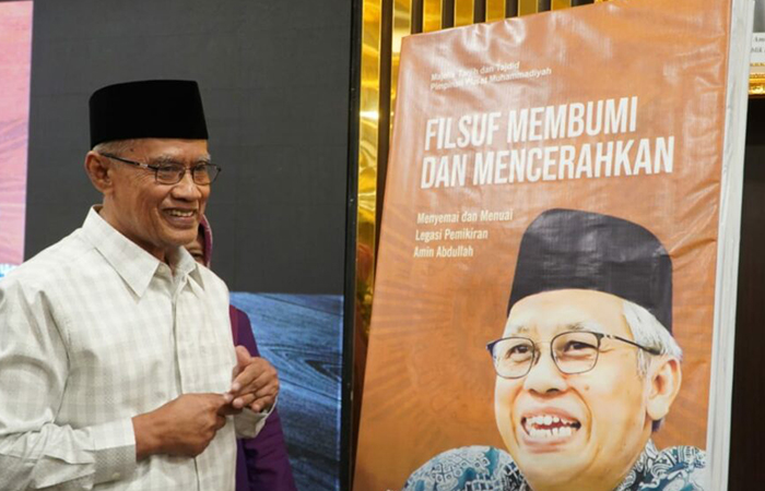 LIBATKAN 55 PENULIS: Ketua Umum PP Muhammadiyah Haedar Nashir&nbsp; dalam launching buku Filsuf Membumi dan Mencerahkan: Menyemai dan Menuai Legacy Pemikiran Amin Abdullah.