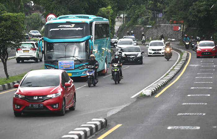 Ada sekitar 160-an titik penerangan jalan umum (PJU) yang tidak berfungsi.