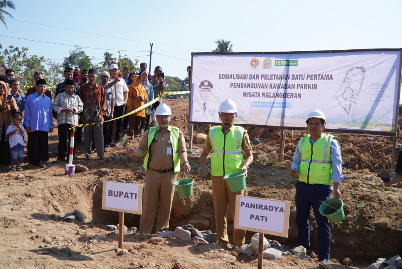 DIMULAI: Ground Breaking Taman Parkir Nglanggeran tepatnya di Gunung Buthak, Nglanggeran Kulon, Patuk, Gunungkidul, Selasa (1/8). (Gunawan/Radar Jogja)