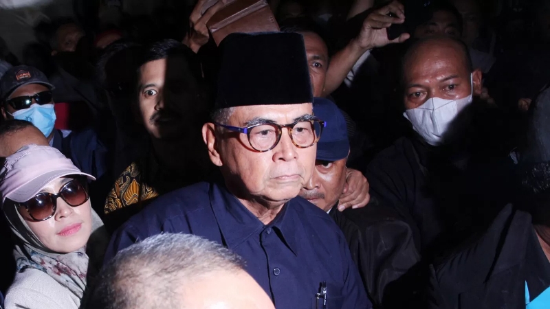SIDIK: Panji Gumilang memenuhi panggilan penyidik Dittipidum Bareskrim Polri terkait kasus dugaan penistaan agama. (Dery Ridwansah/JawaPos.com)