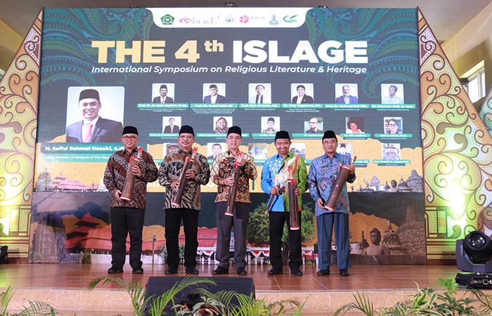 SIMPOSIUM INTERNASIONAL: Pembukaan Simposium Internasional ke 4 tentang Literasi Keagamaan dan Warisan Kebudayaan) di Gedung Prof RHA Soenardjo SH UIN Sunan Kalijaga, Rabu (2/8/23).
