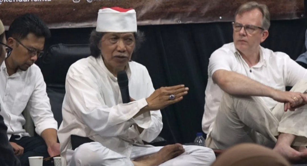 Emha Ainun Nadjib alias Cak Nun saat menjadi pembicara dalam sebuah acara di Taman Ismail Marzuki (Tangkapan layar IG caknundotcom)