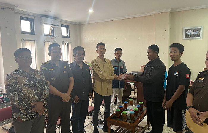 DAMAI : Proses mediasi kasus pembobolan brankas di SPBU Bayan di Kejari Purworejo beberapa waktu lalu.