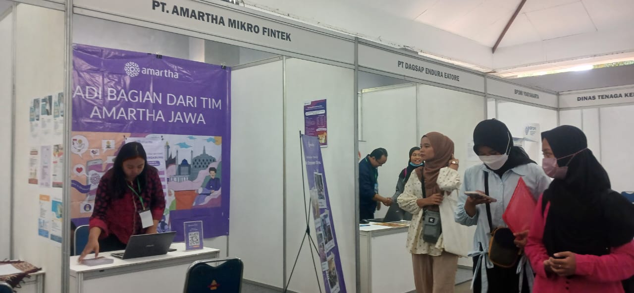 Suasana job fair yang digelar Pemkab Kulon Progo di Aula SMKN 2 Pengasih Kulon Progo. Kegiatannya berlangsung selama dua hari pada Rabu (9/8) hingga Kamis (10/8).