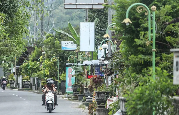 Kasus pencurian komponen lampu Penerangan Jalan Umum (PJU) di kabupaten Sleman.