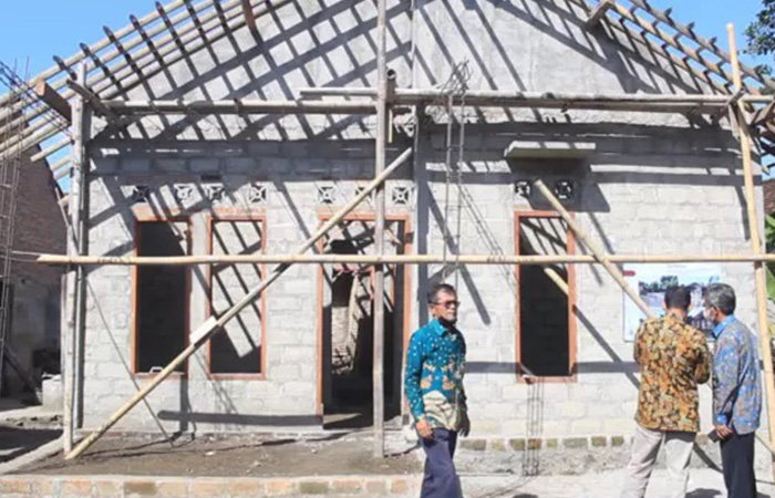 KONSTRUKSI : Salah satu rumah yang dibangun oleh Pemkab Sleman di Kalurahan Tirtoadi.
