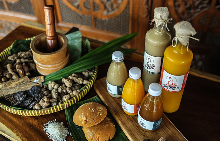 NAIK KELAS: Kemasan jamu tradisional tak lagi identik dengan plastik dan botol plastik bekas sebagai wadanya. Kini, produsen jamu mengemas jamu menggunakan botol kaca maupun botol plastik baru.