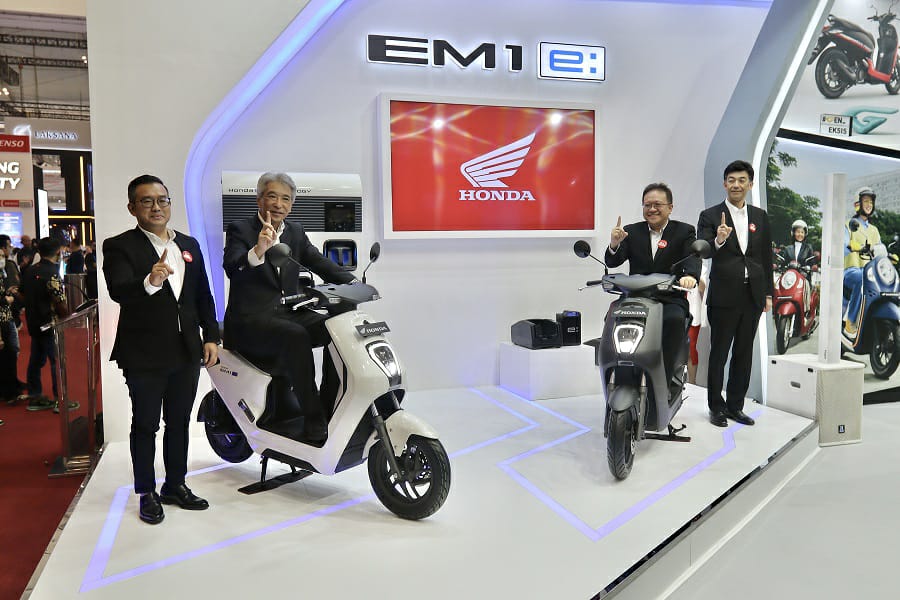 PT Astra Honda Motor (AHM) secara resmi meluncurkan sepeda motor listrik Honda EM1 e: