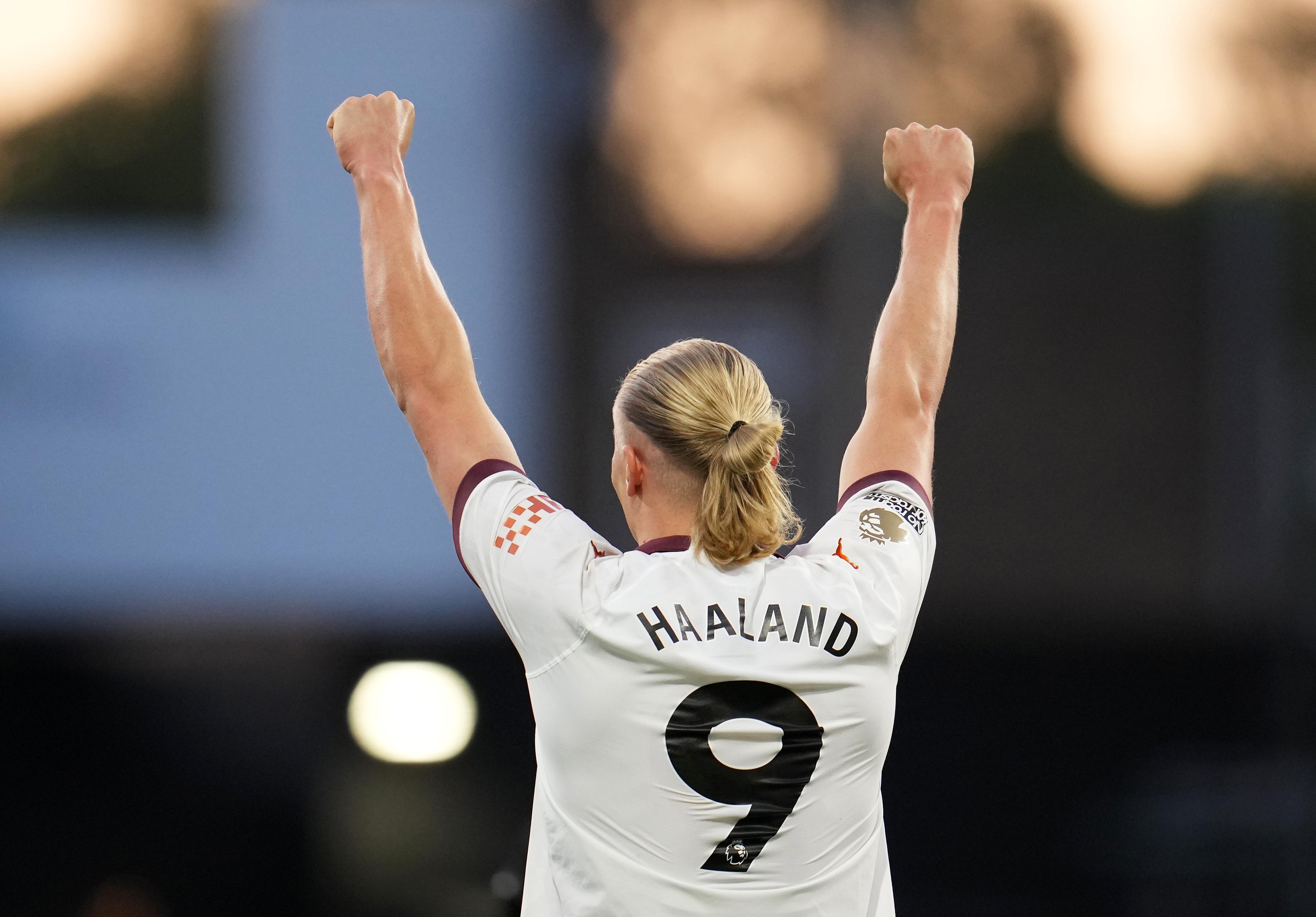 Selebrasi penyerang The Citizens Erling Haaland setelah mencetak gol ke gawang Burnley