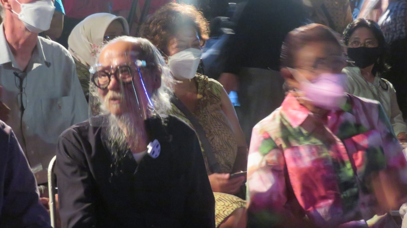AKTIF: Djoko Pekik menghadiri pameran di Bentara Budaya Yogyakarta Maret 2022. Ada pula Susi Pudjiastuti. (Dwi Agus/Radar Jogja).