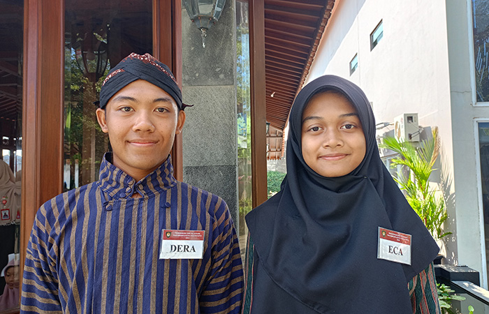 TERPILIH: Muhammad Deva Putra Prathama dan Chelsya Quaneyshaila Oktalika terpilih menjadi lurah putra dan lurah putri di Desa Bahagia.