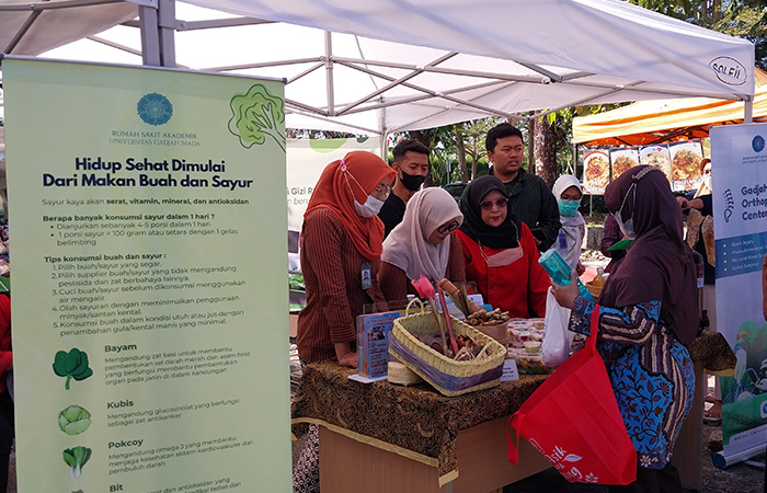 PASAR TERBUKA: Pembukaan Pasar Krempyeng setiap Rabu Wage di Lapangan Basket, Area Parkir Utara RSA UGM, Rabu (16/8/23). Kegiatan ini terbuka untuk umum dan akan digelar rutin.